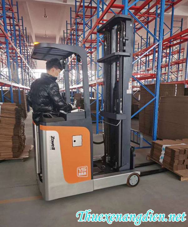 Cho thuê xe nâng Zowell 3 tấn kiểu dáng Reach Truck