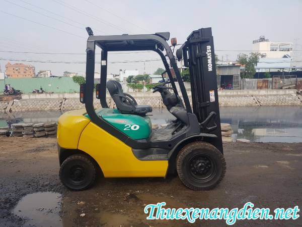 Thuê xe nâng 2 tấn từ thương hiệu Komatsu