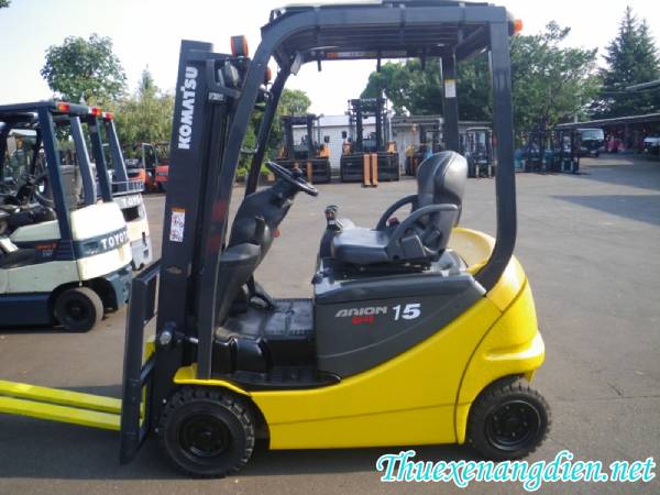 Thuê xe nâng Củ Chi ngồi lái, thương hiệu Komatsu