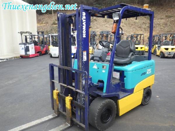 Thuê xe nâng Forklift giúp quá trình lao động sản xuất diễn ra nhanh chóng